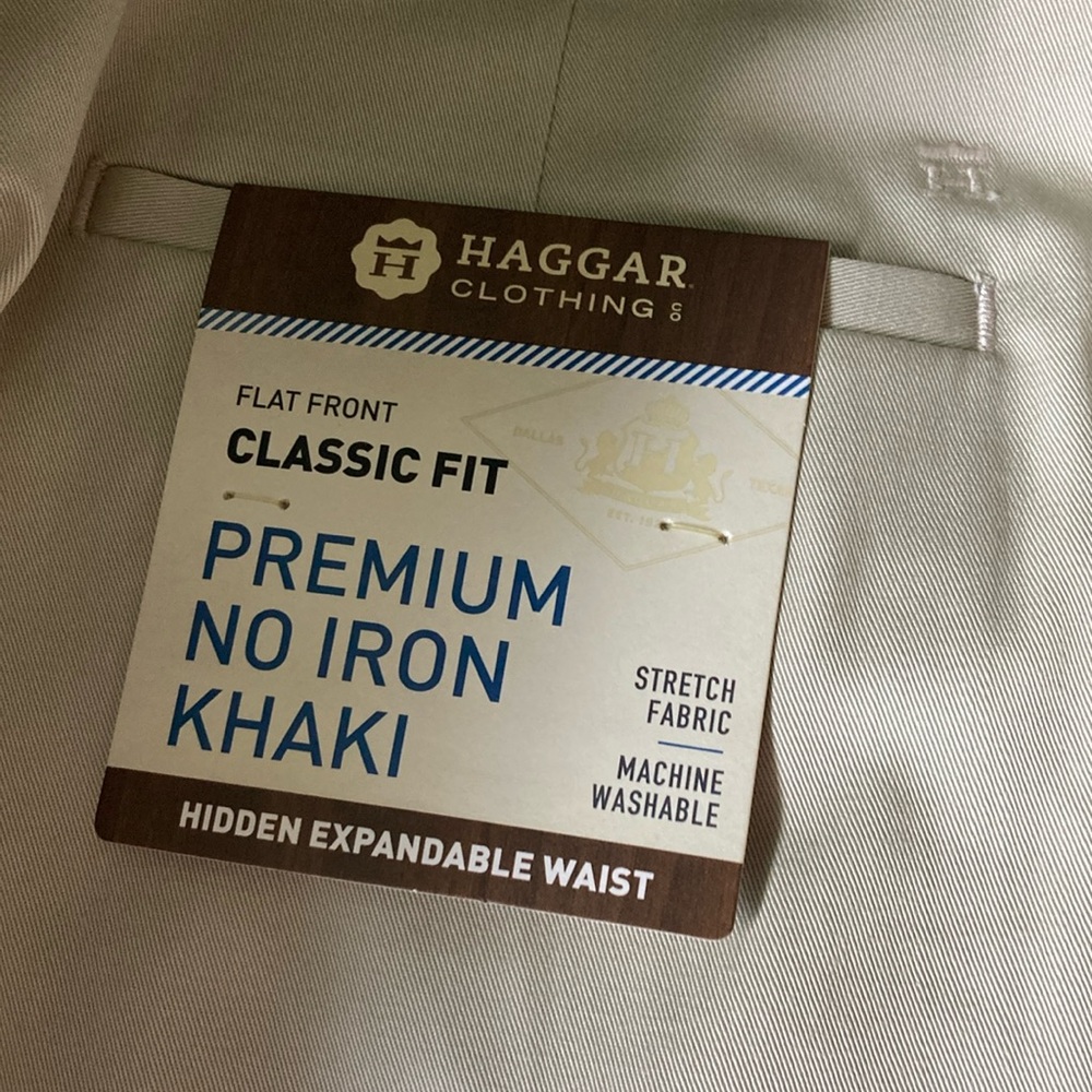 New Hagger flat front classic fit no iron khaki 49wx29L